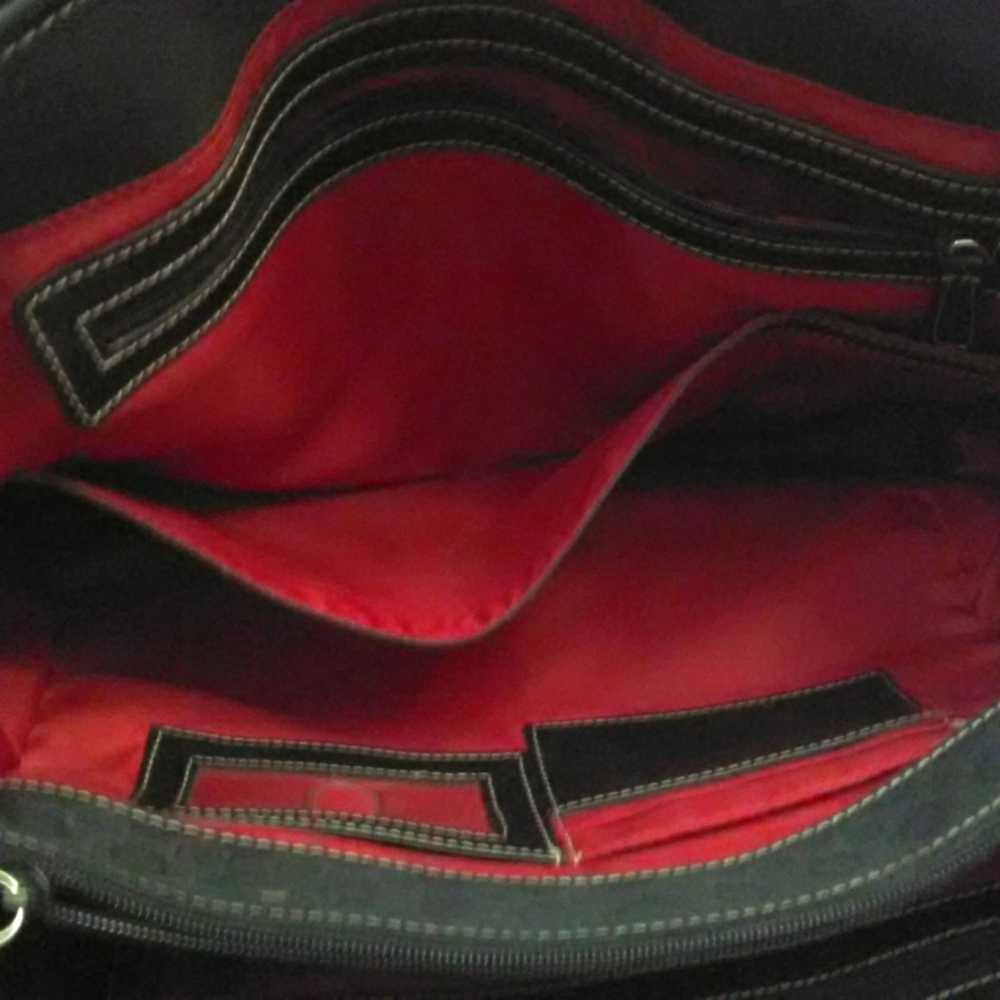 LIKE NEW NINE WEST LARGE SHOULDER BAG BLACK W/ GEOMETRIC DESIGNS UNIQUE POCKETS - Picture 7 of 9